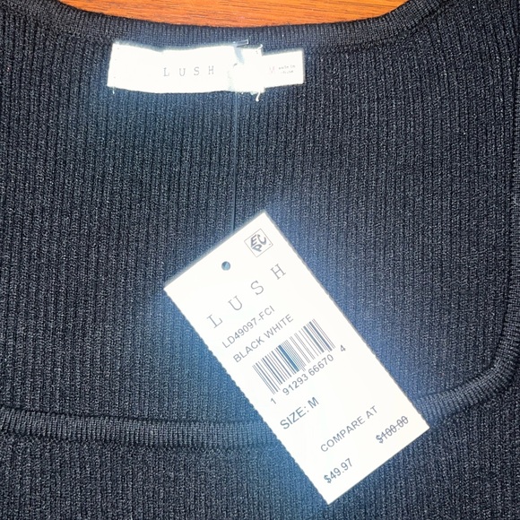 Lush Black Ribbed Top - Picture 4 of 4